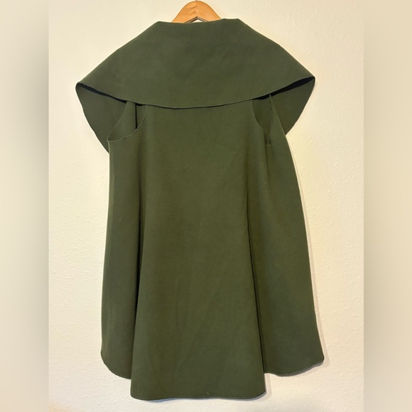 Papillon Blanc Olive Green Vest - Picture 3 of 5